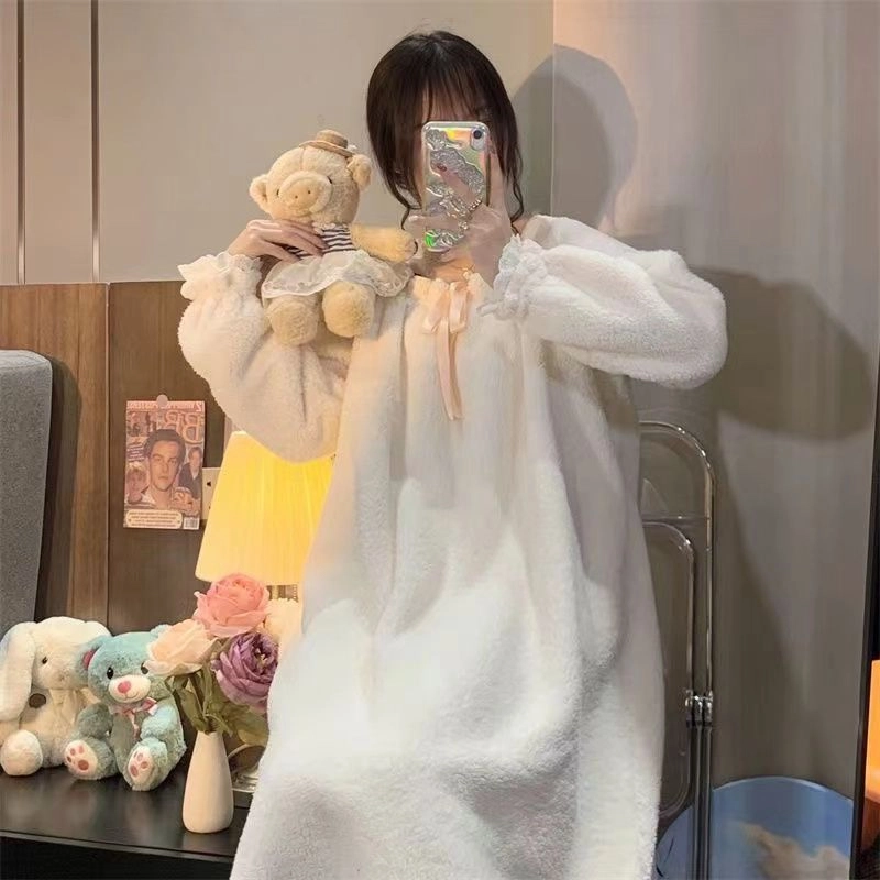 橡柠派 冬季公主风珊瑚绒蝴蝶结蕾丝方领甜美小清新简约加绒中长款家居睡裙 女款 家居连衣裙