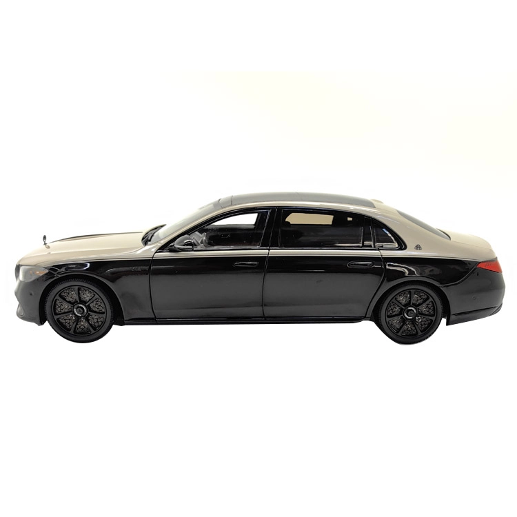 Almost Real 118 S S680S-Class