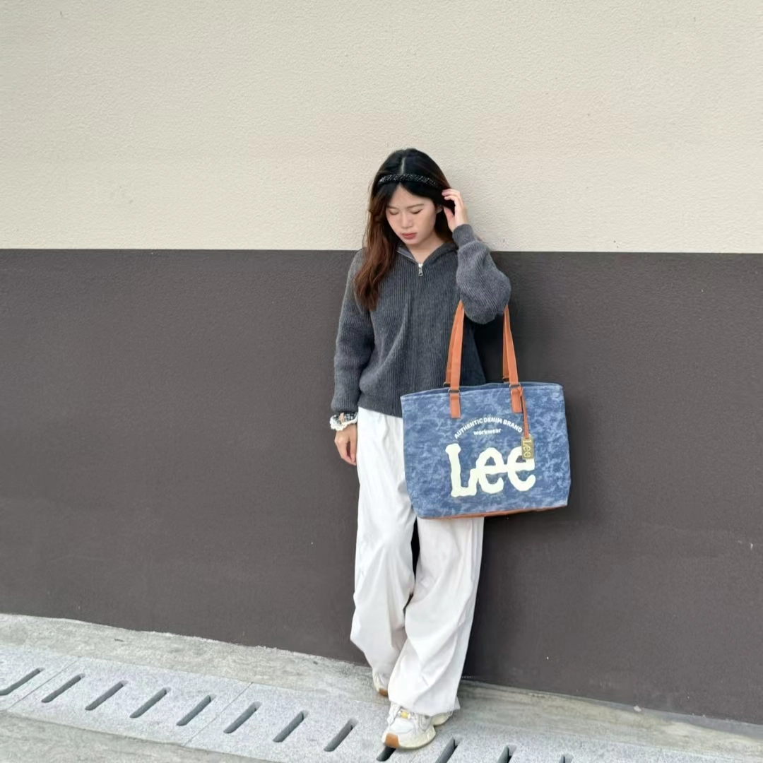 Lee Logo Tote