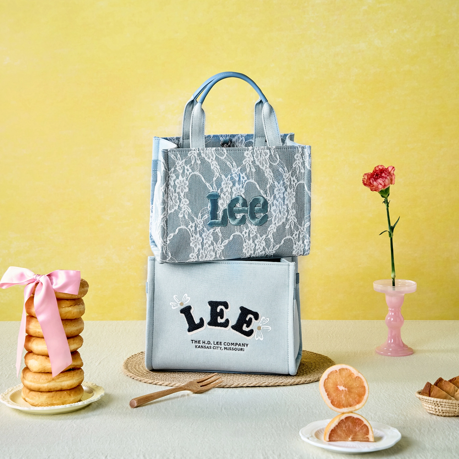 Lee Academy Toteins