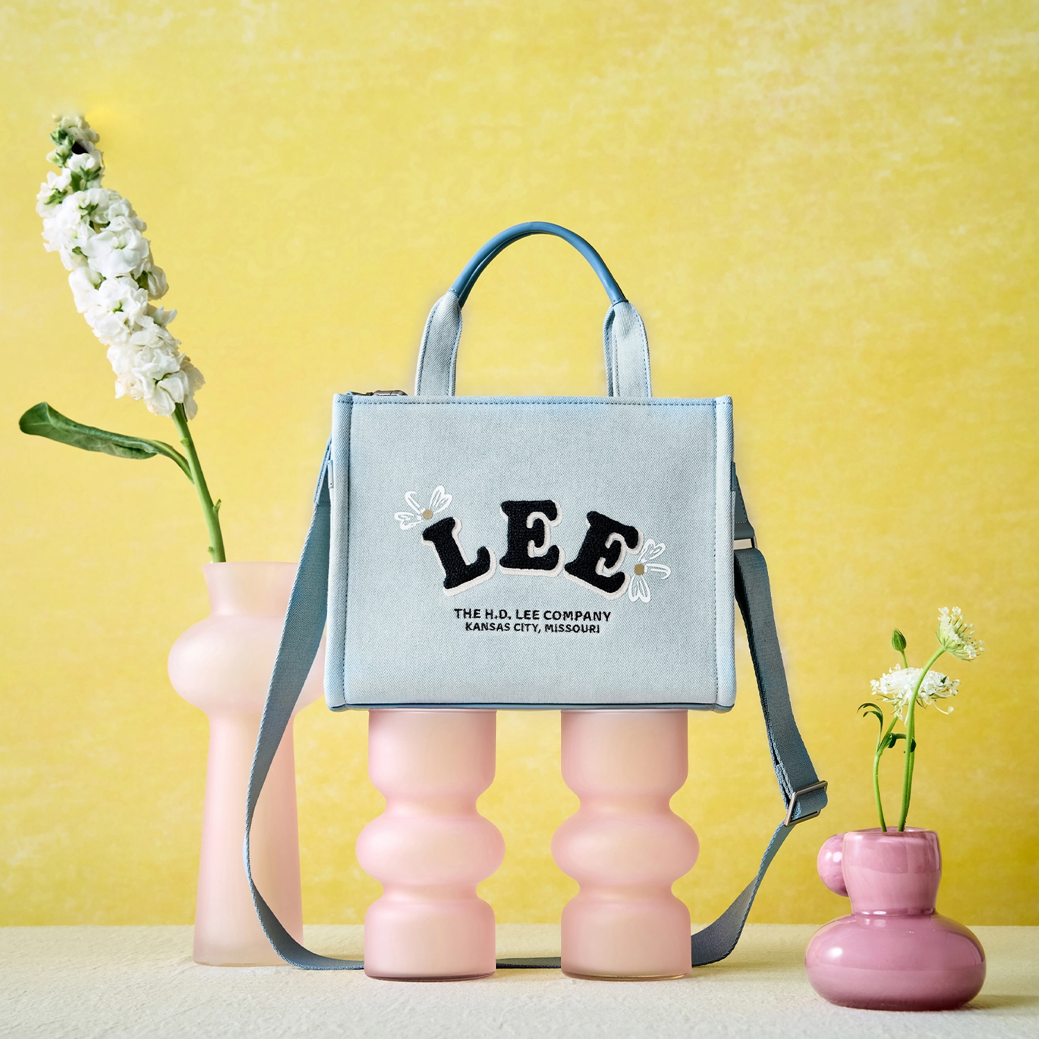 Lee Academy Toteins