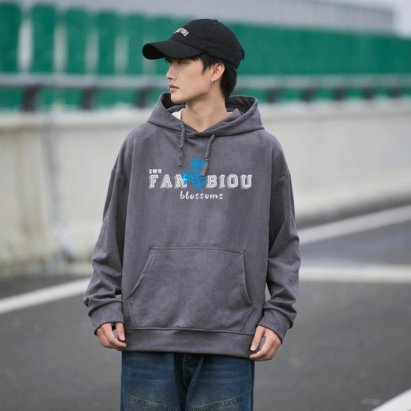 范比欧 字母叠影印花宽松休闲连帽卫衣 男女同款