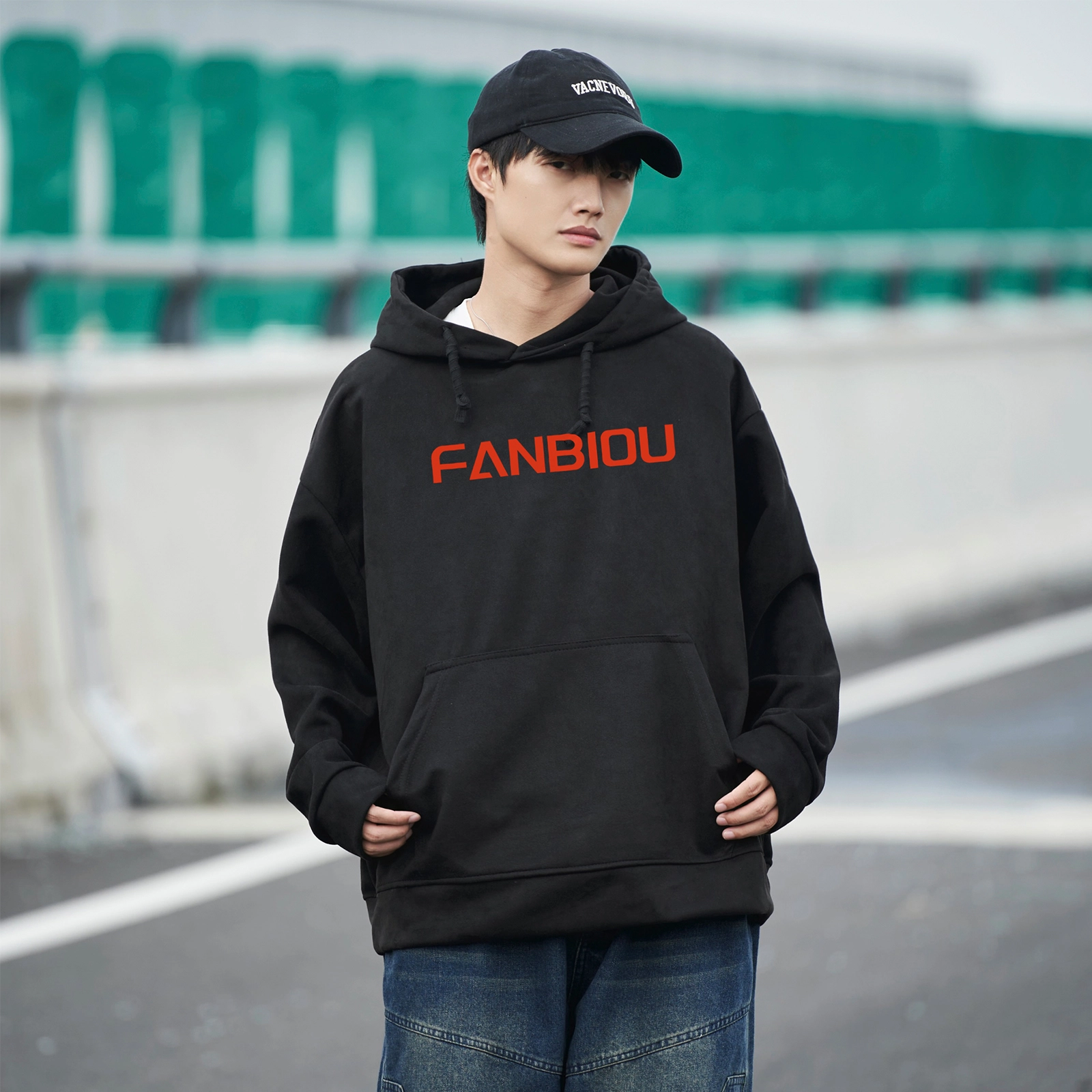 范比欧 字母印花休闲宽松连帽套头落肩卫衣 男女同款