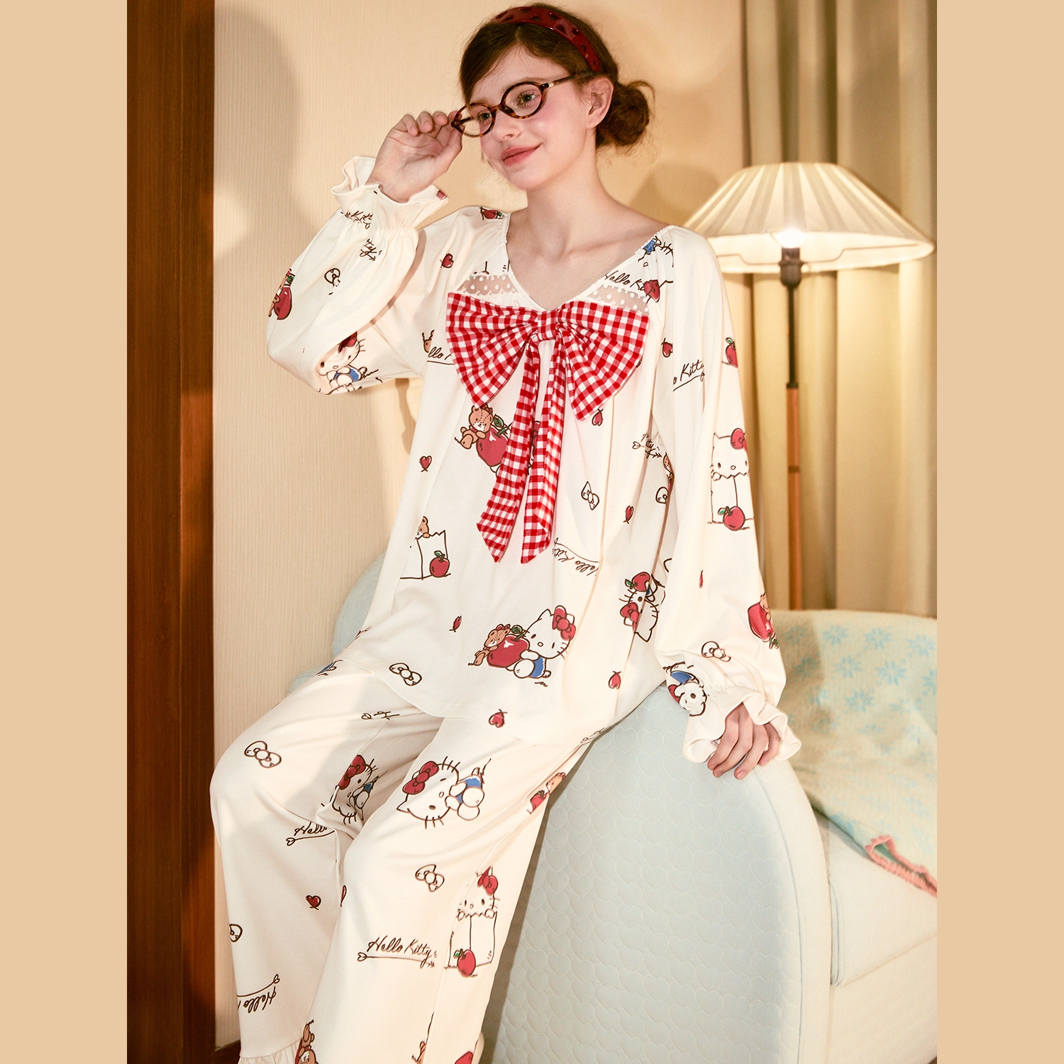 GUKOO x Hello Kitty V