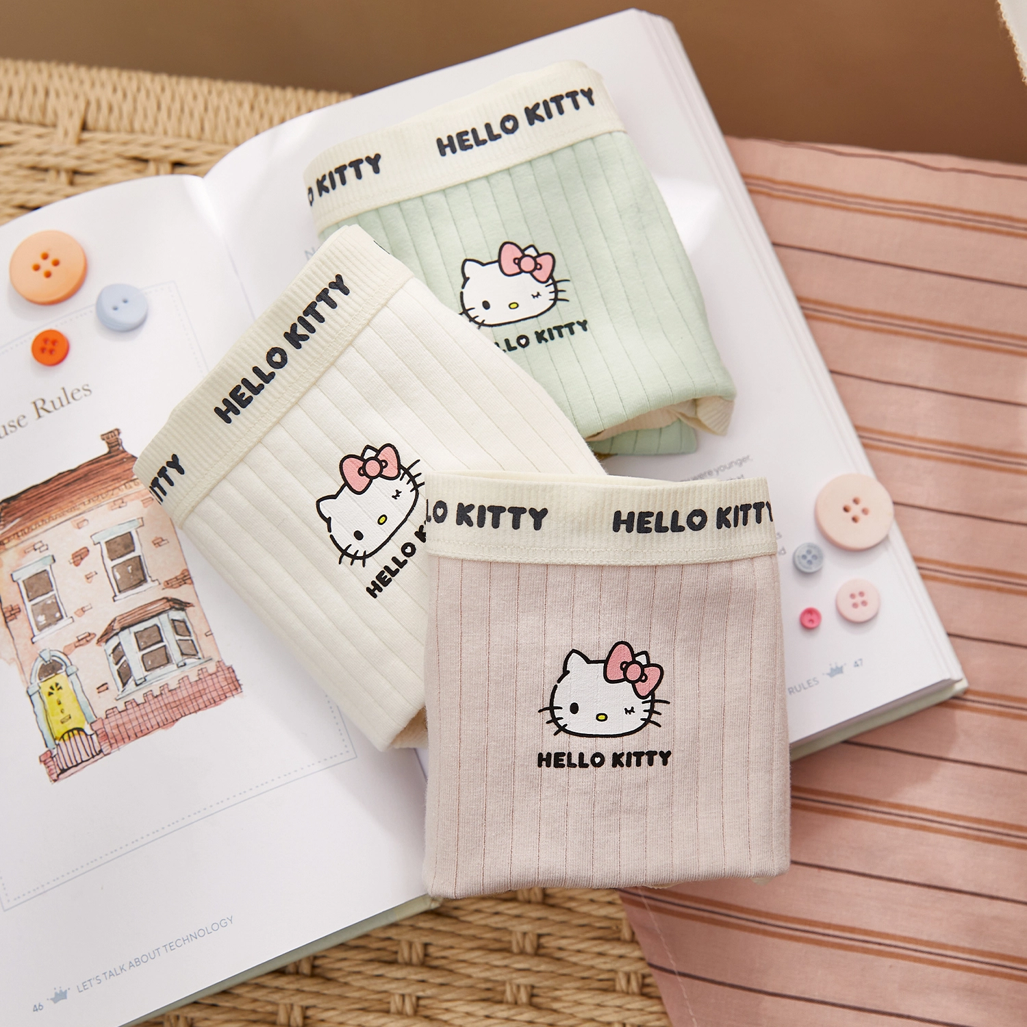GUKOO x Hello Kitty 3