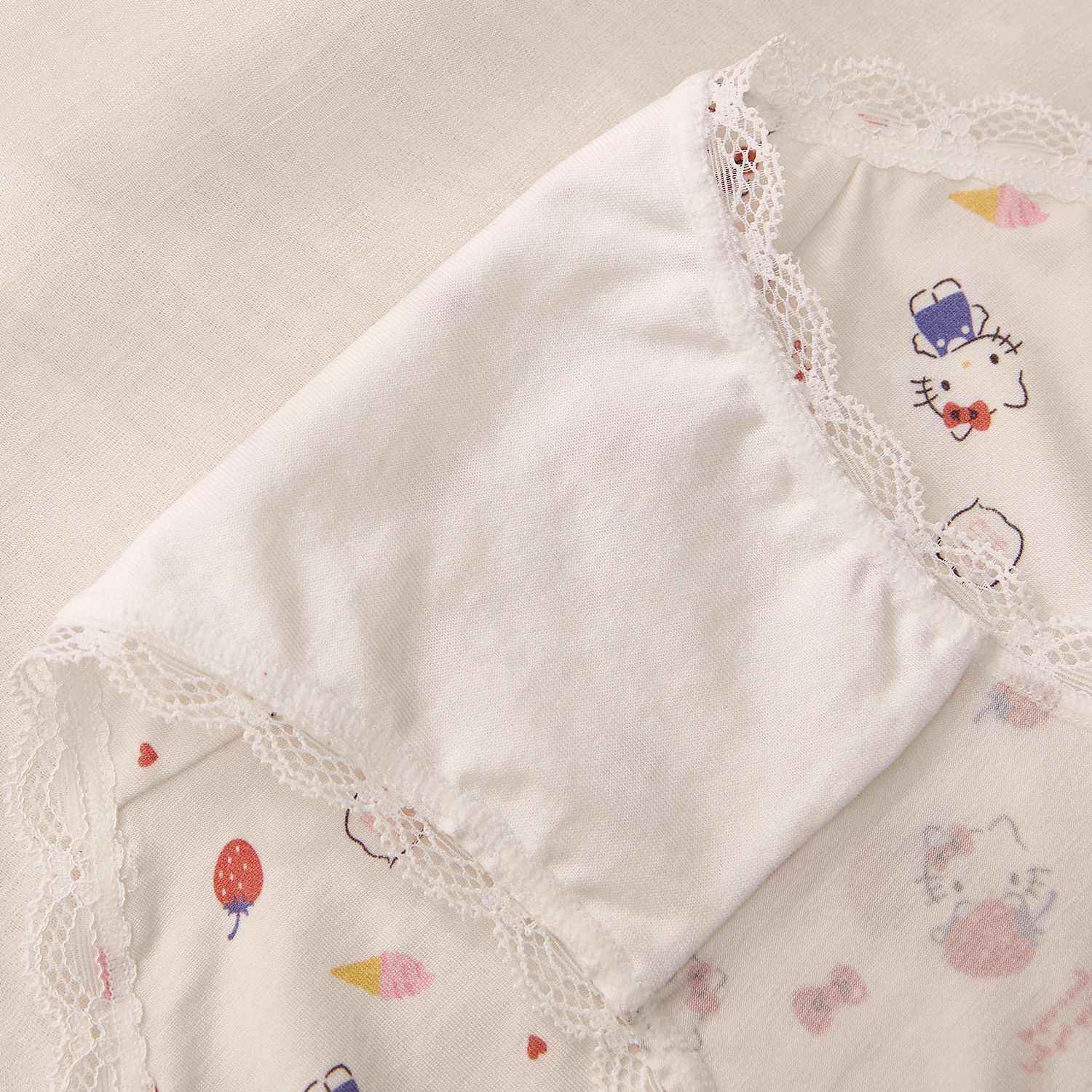 GUKOO x Hello Kitty 3