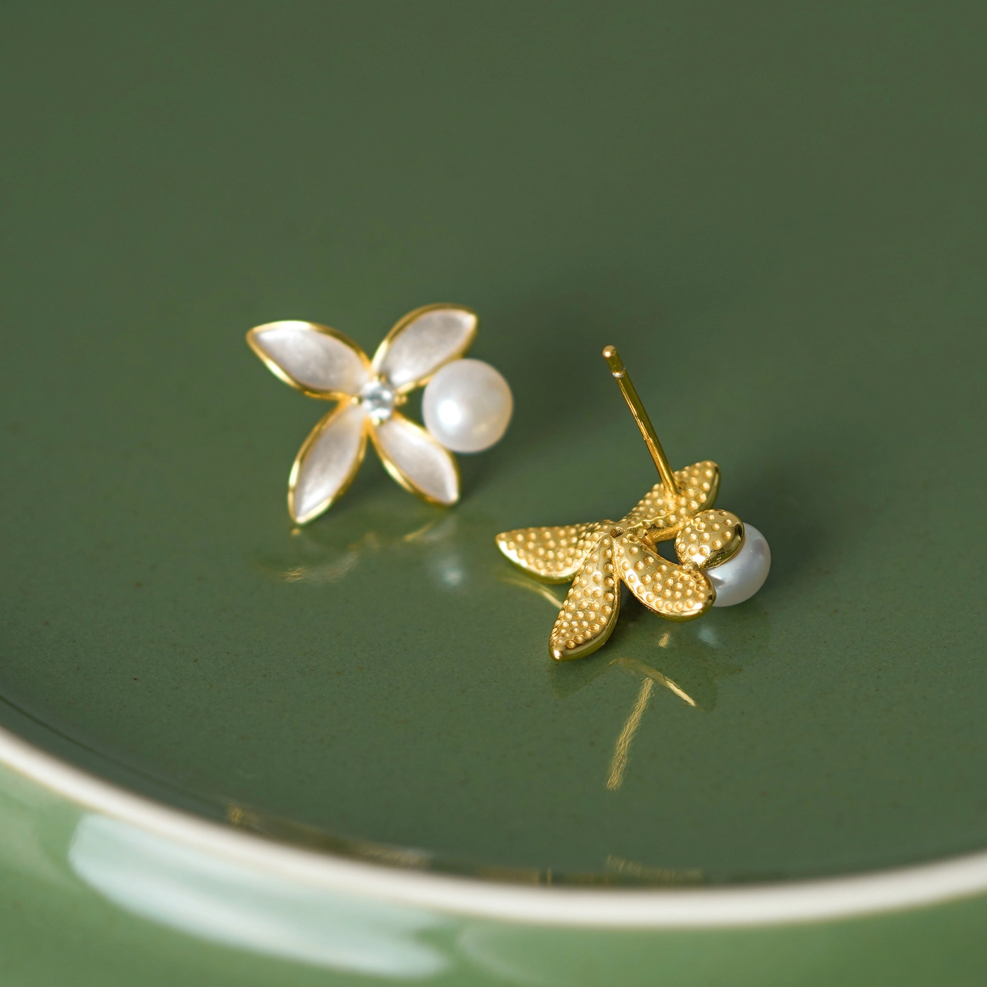 遇点 丁香花耳饰 轻奢可爱简约小众高级感设计 养耳洞 日常通勤约会生日送给女朋友 淡水珍珠 耳钉 女款 金色