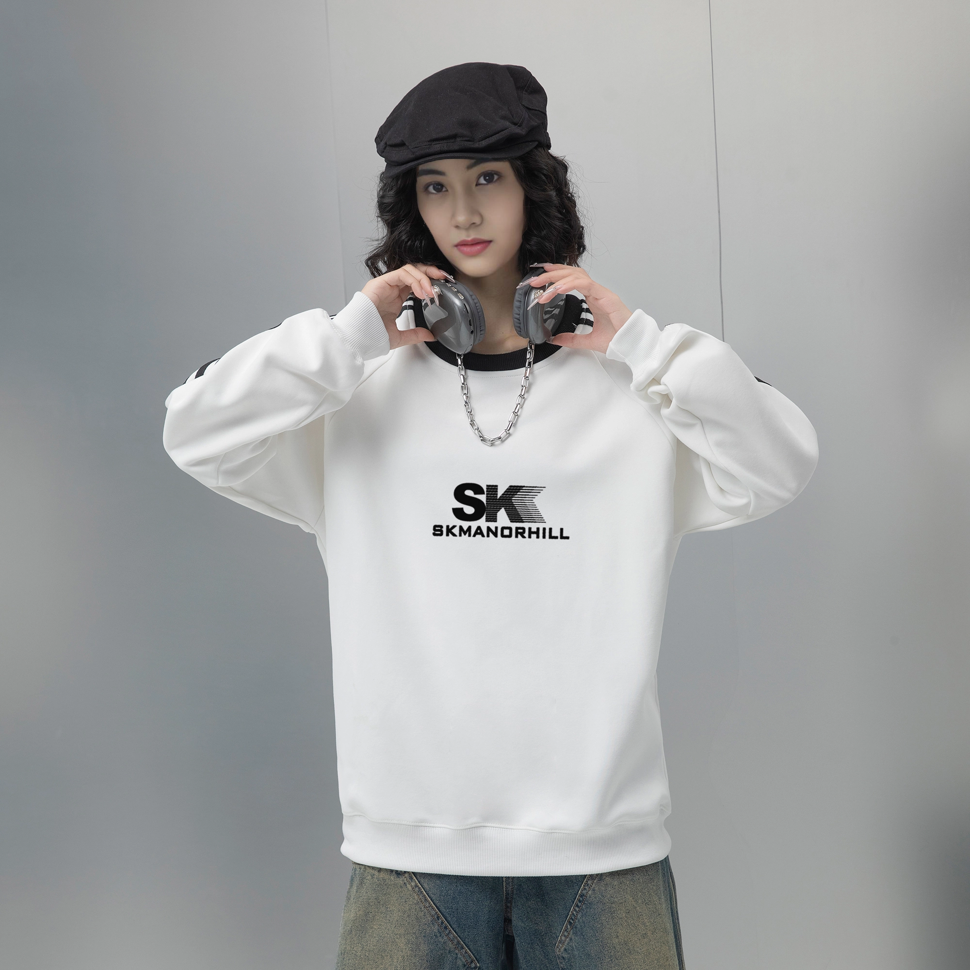 s.k. manor hill Logo