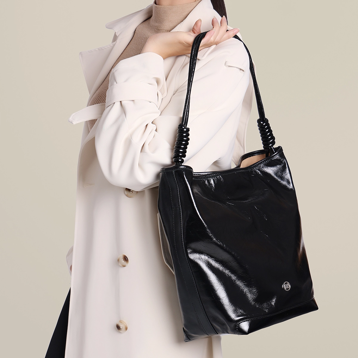ROBERTA DI CAMERINO R Tote