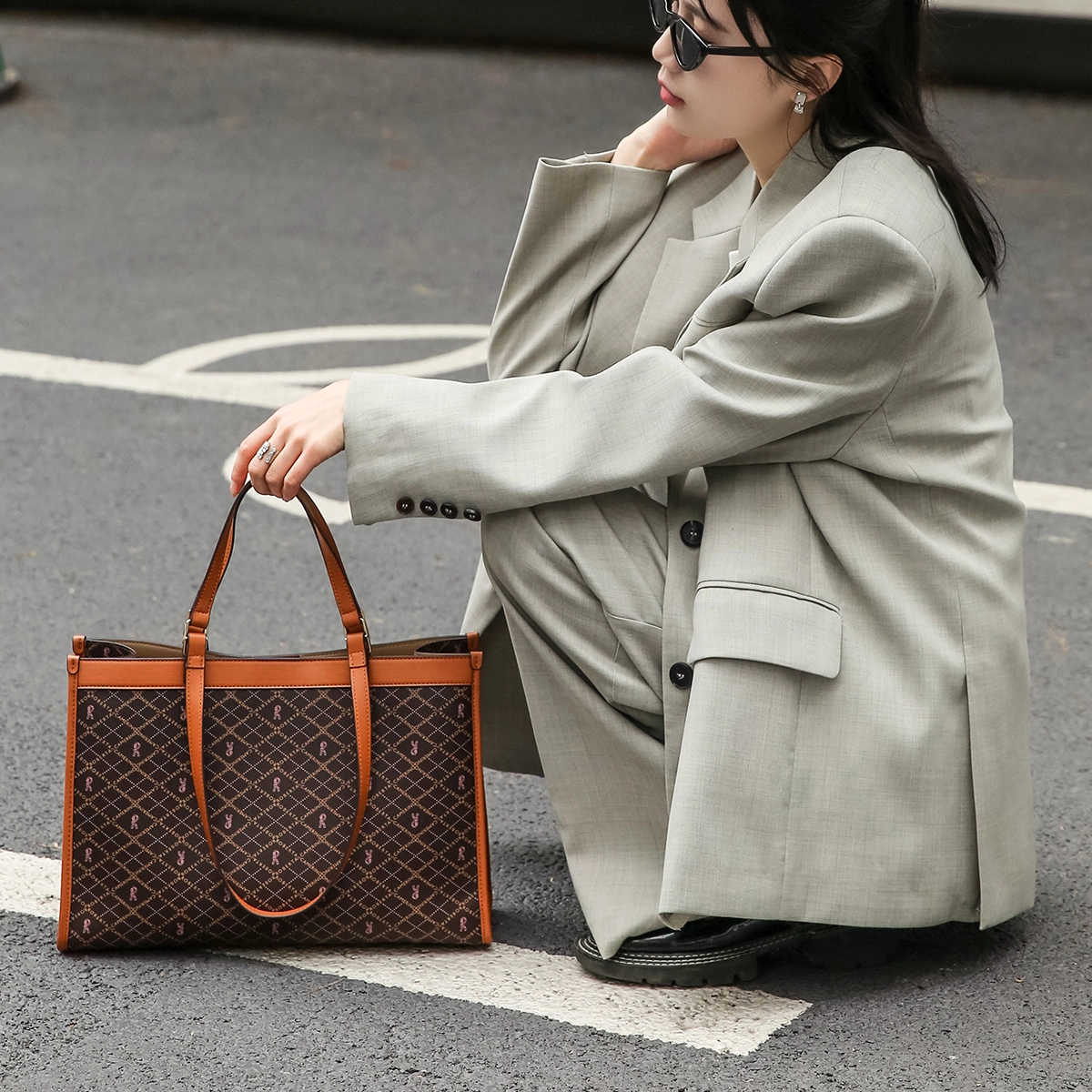ROBERTA DI CAMERINO logo PVC Tote