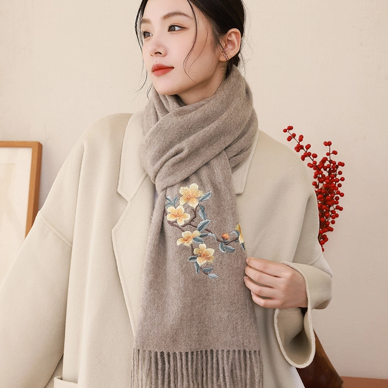 杭丝路 花卉刺绣设计百搭披肩日常搭配 羊毛 绒线围巾 女款