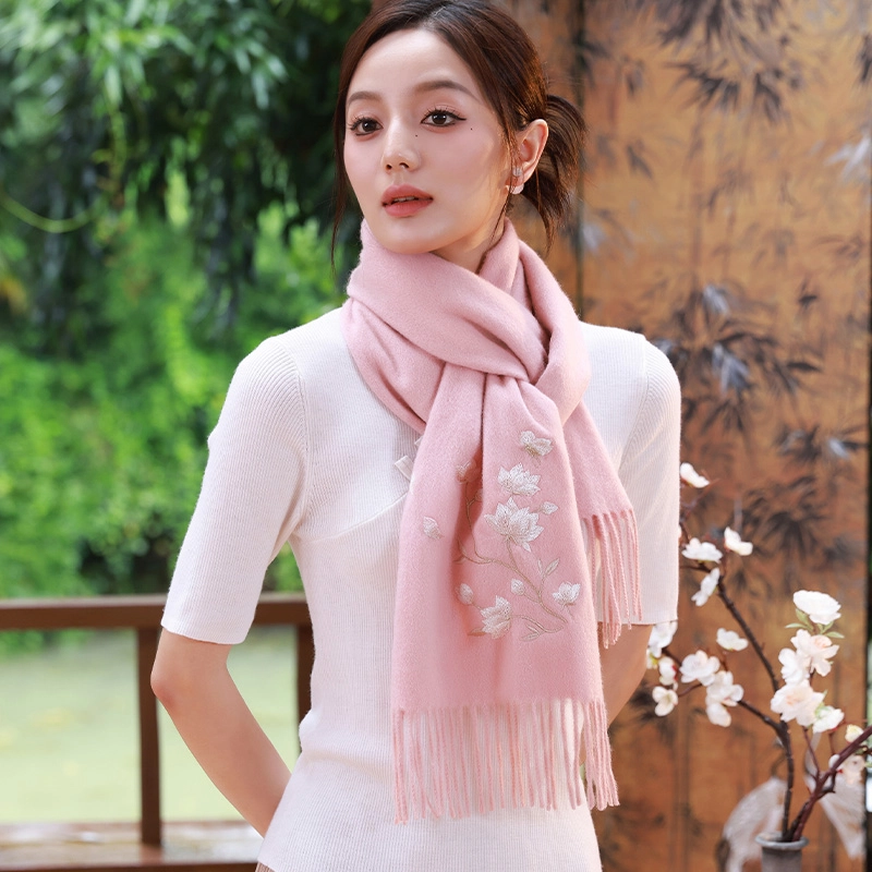 杭丝路 刺绣简约花卉百搭日常旗袍搭配 绵羊毛 绒线围巾 女款