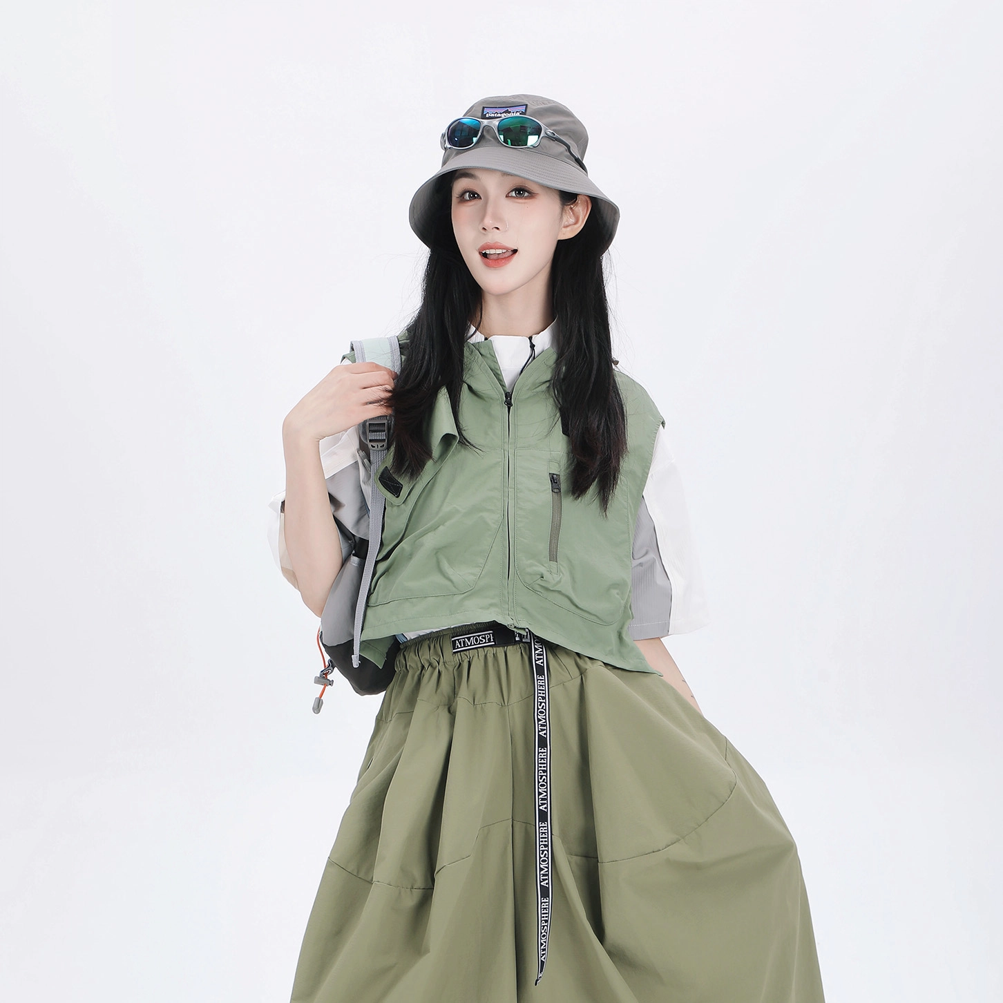 吉业重工 工装多口袋短款连帽马夹女学生多巴胺穿搭外套舒适时尚潮流都市设计感轻便马甲 女款