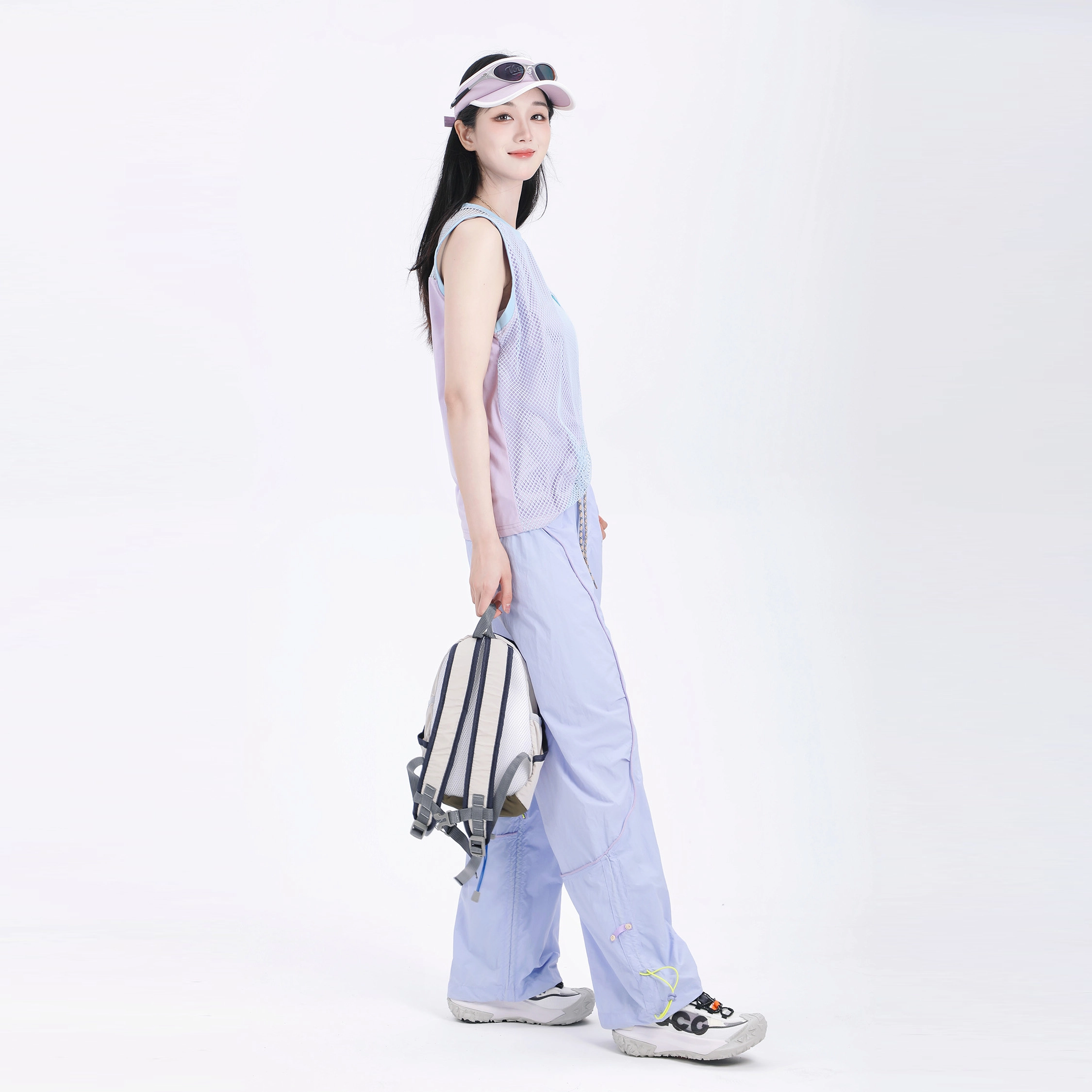 吉业重工 户外宽松休闲多巴胺穿搭镂空背心 女款
