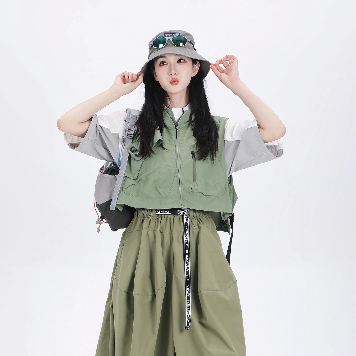 吉业重工 工装多口袋短款连帽马夹女学生多巴胺穿搭外套舒适时尚潮流都市设计感轻便马甲 女款