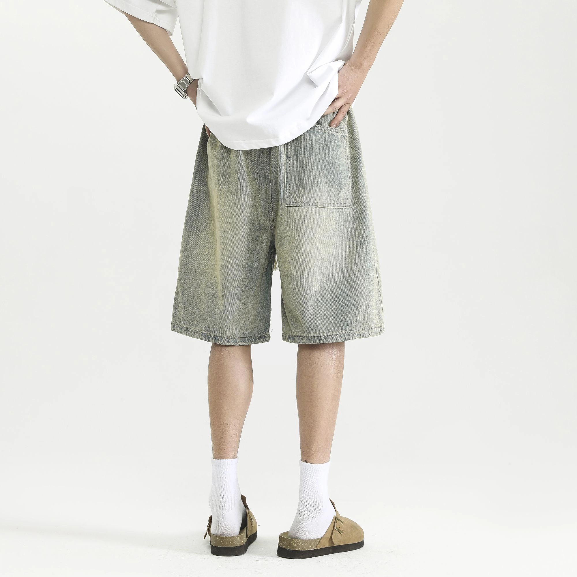 AWAO