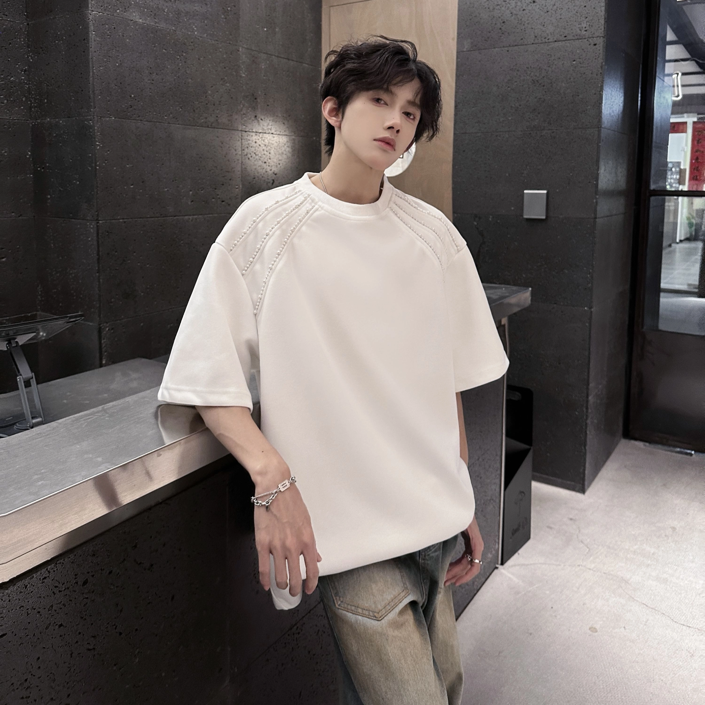 AWAO T