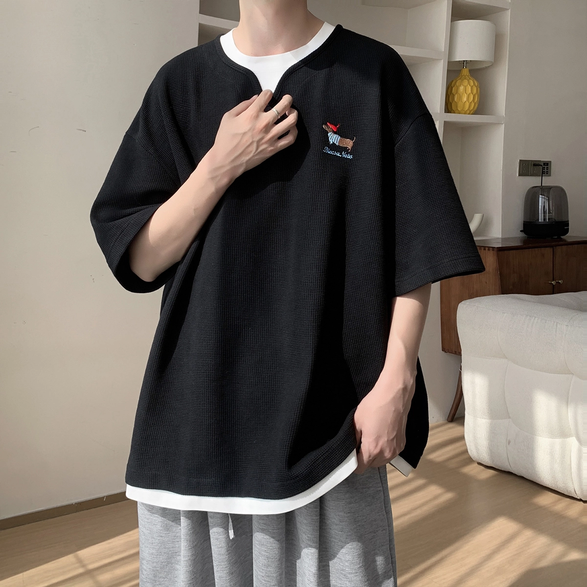 AWAO T