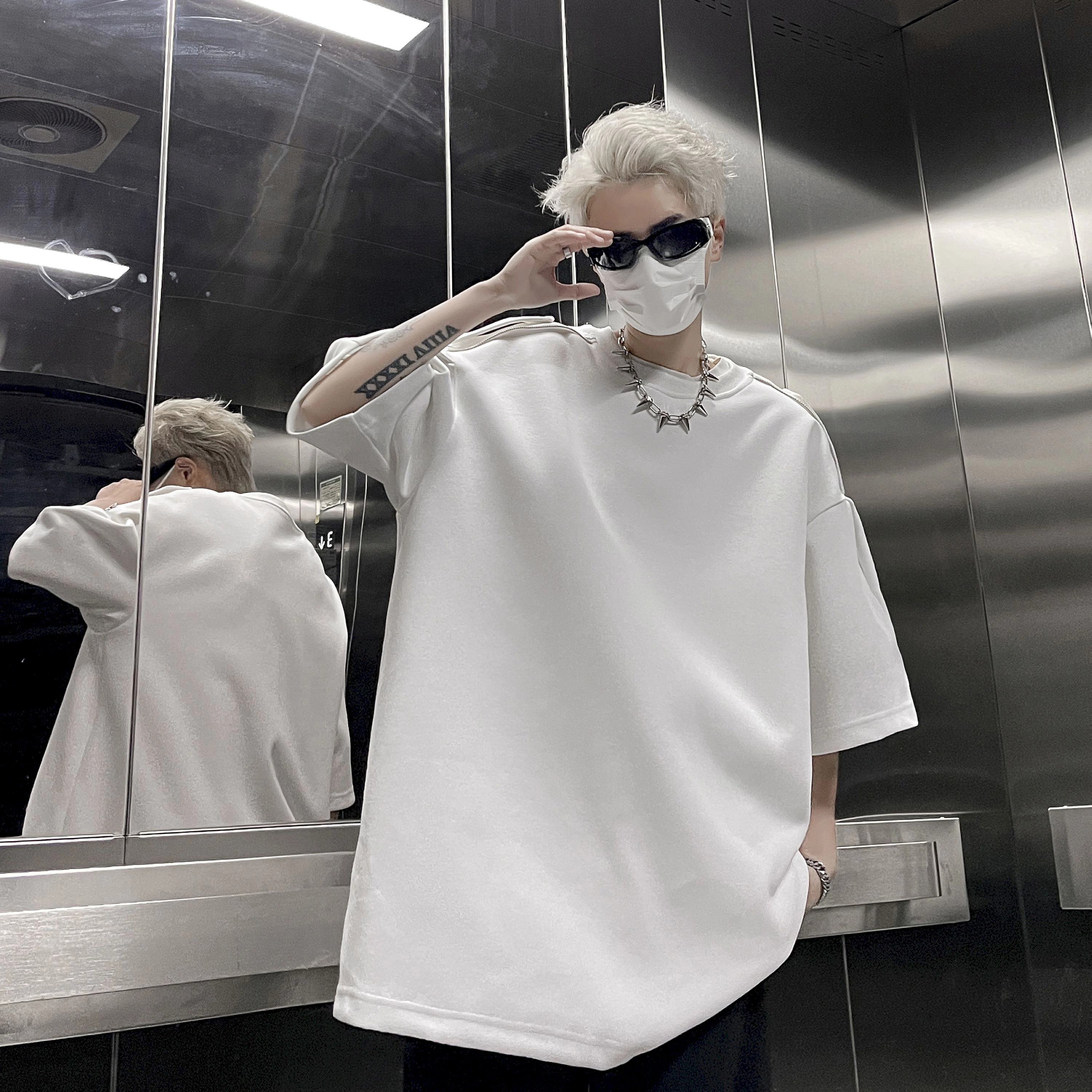 AWAO T