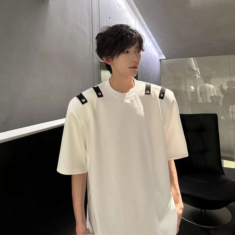 AWAO T