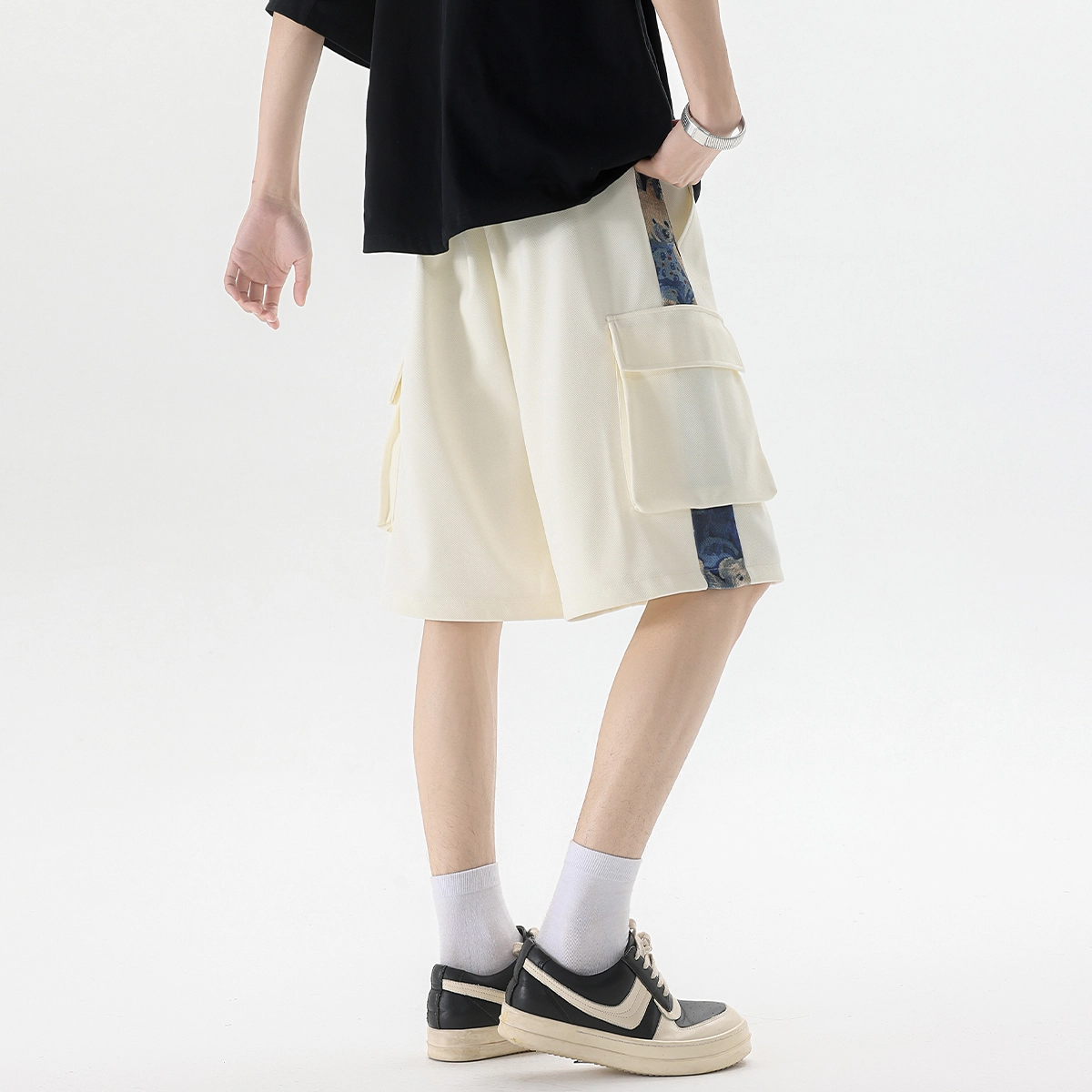 AWAO