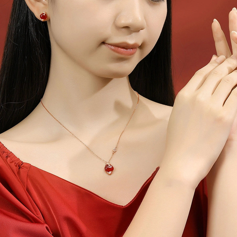 九乐 新中式生肖鸿运灵蛇皇冠气质百搭健康平安好运 玛瑙 耳钉 女款