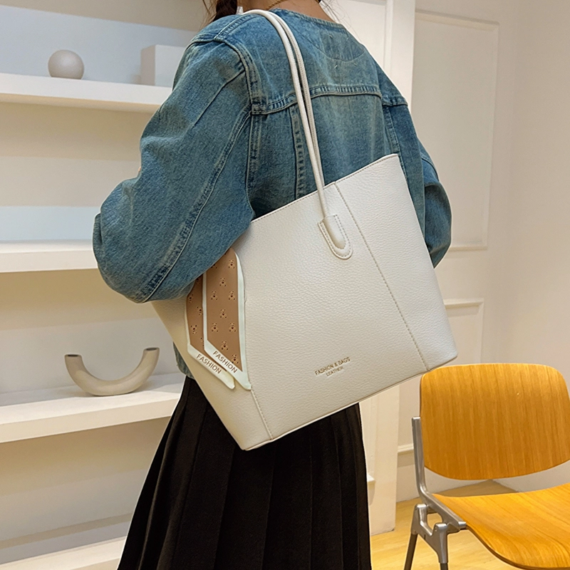 FCTOSSR PU Tote