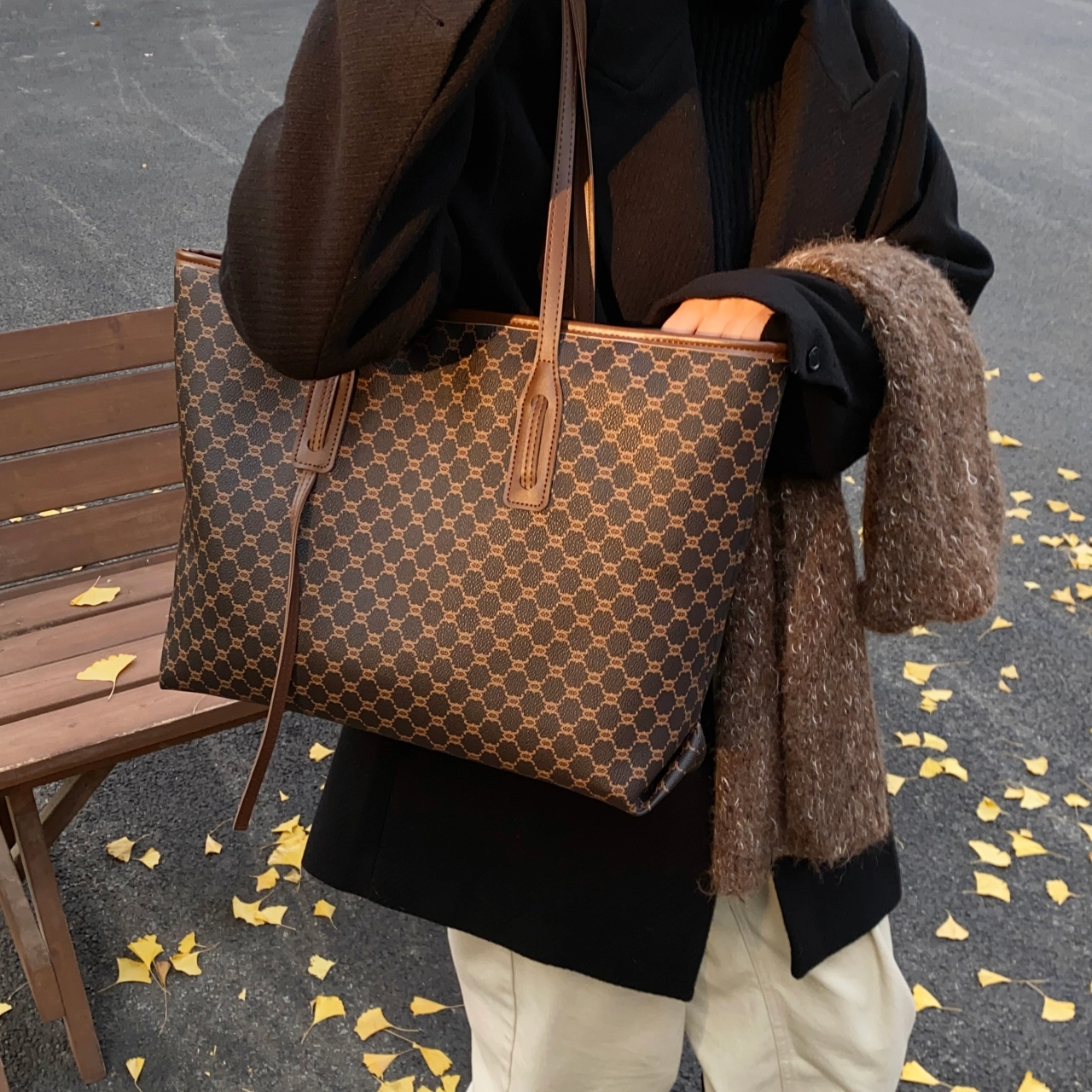 FCTOSSR PU Tote