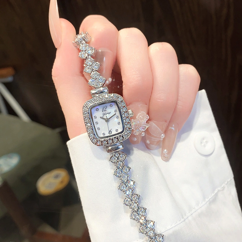 雅嘉怡石英机芯 金属表带 国表 女表 贝母色表盘 时尚轻奢满钻小金穗美人鱼小巧精致魅力时尚职场学生校园风时来运转精致小方糖高颜值表