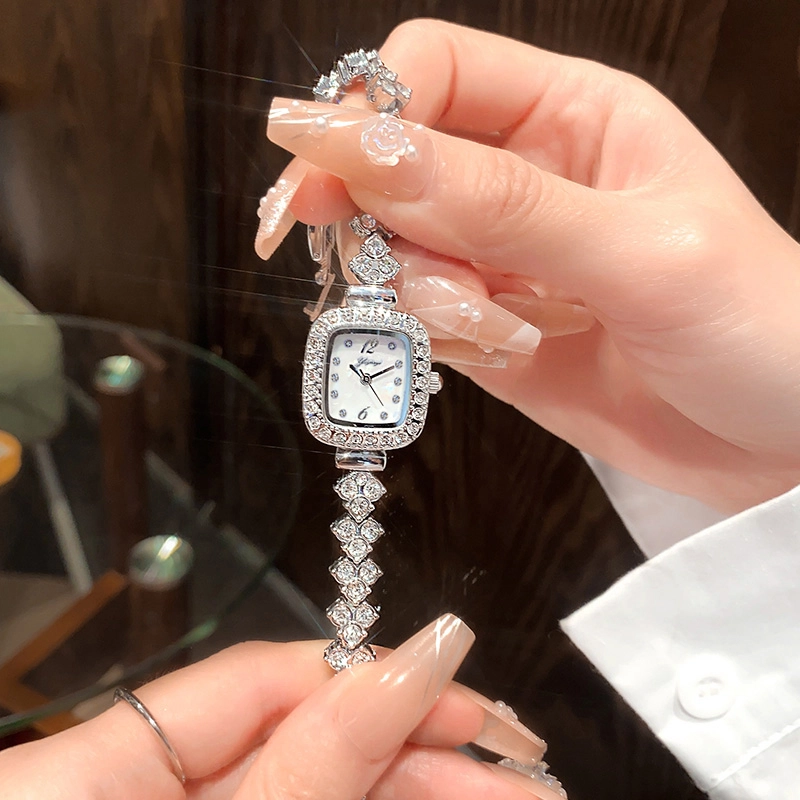 雅嘉怡石英机芯 金属表带 国表 女表 贝母色表盘 时尚轻奢满钻小金穗美人鱼小巧精致魅力时尚职场学生校园风时来运转精致小方糖高颜值表