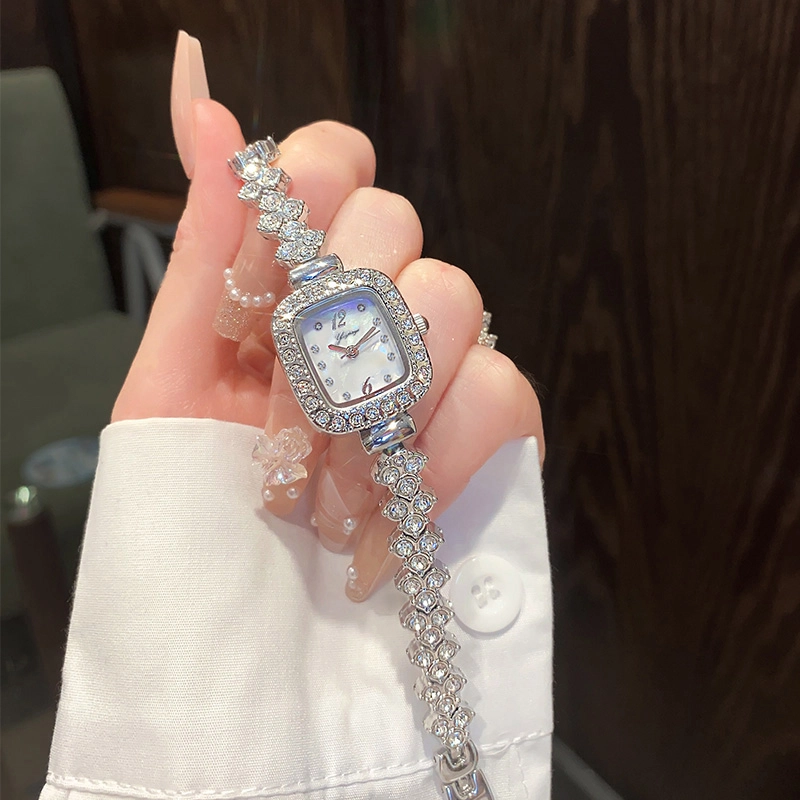 雅嘉怡石英机芯 金属表带 国表 女表 贝母色表盘 时尚轻奢满钻小金穗美人鱼小巧精致魅力时尚职场学生校园风时来运转精致小方糖高颜值表
