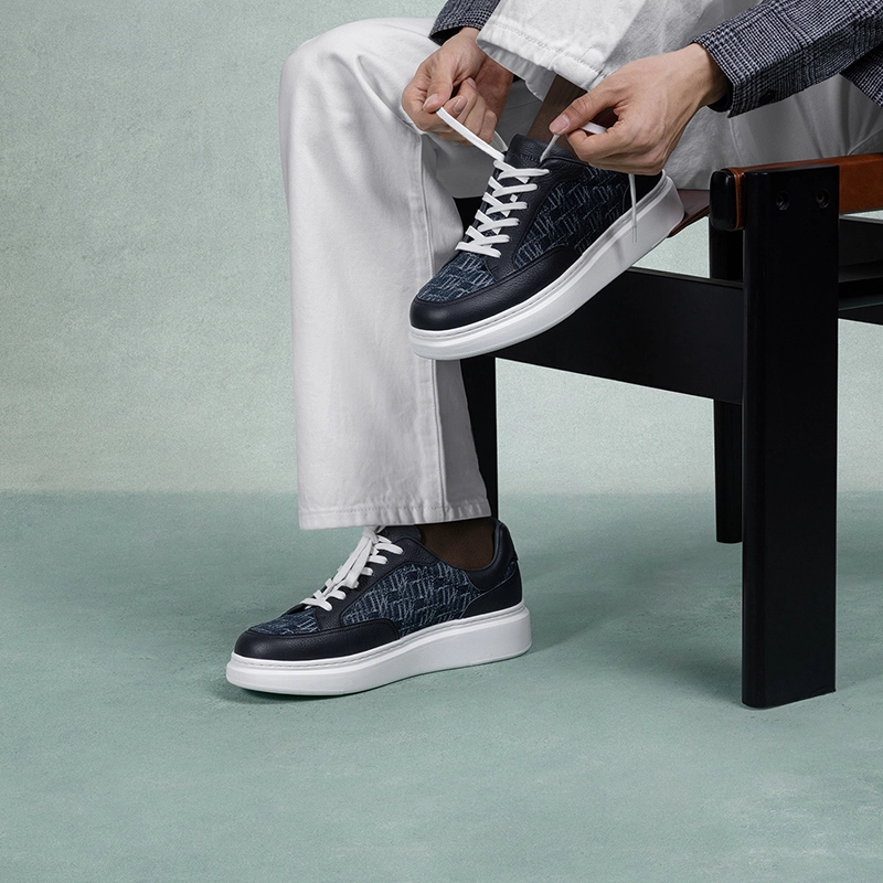 THOM WILLS trainer