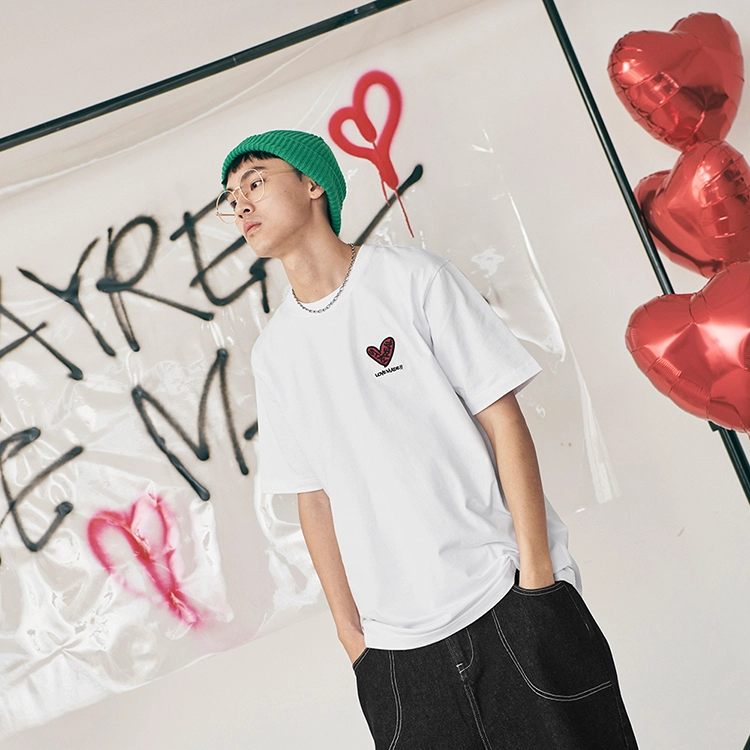 STAYREAL LOVE MADE LOGOT