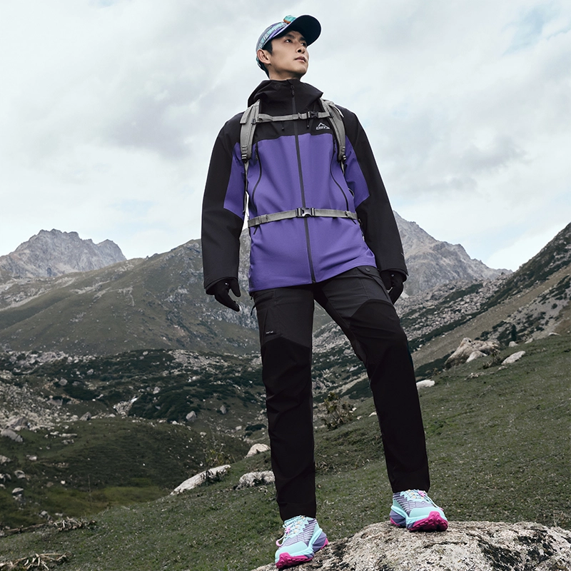 鸿星尔克  纵横 山系户外三合一御寒保暖登山徒步攀岩运动宽松连帽 冲锋衣 男女同款 两件装 矿紫