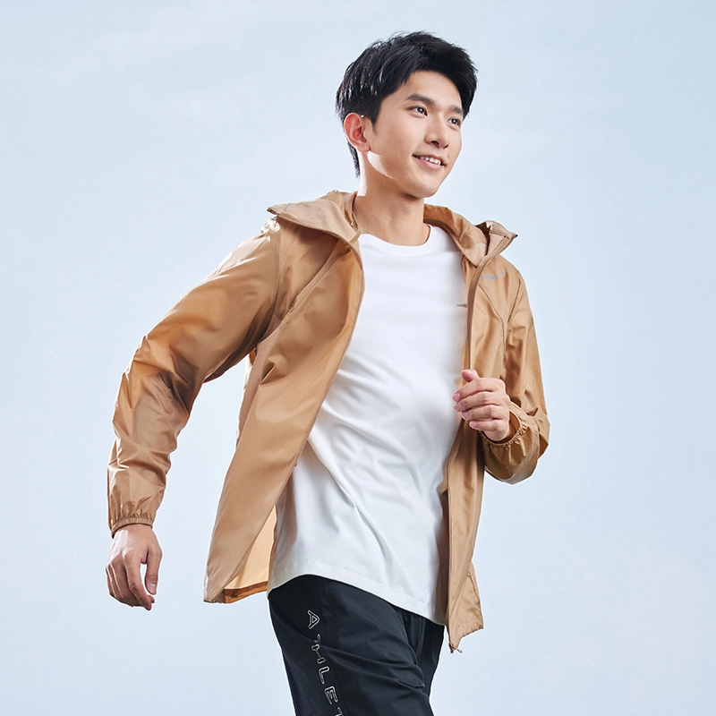 鸿星尔克 纯色防晒印花夹克外套 男款 陶土棕