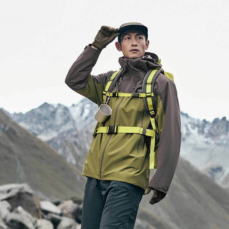 鸿星尔克  纵横 户外系列 机能三合一防风防水御寒保暖抓绒内胆可拆卸耐磨登山徒步攀岩运动宽松连帽 冲锋衣 男款 两件装 探寻绿