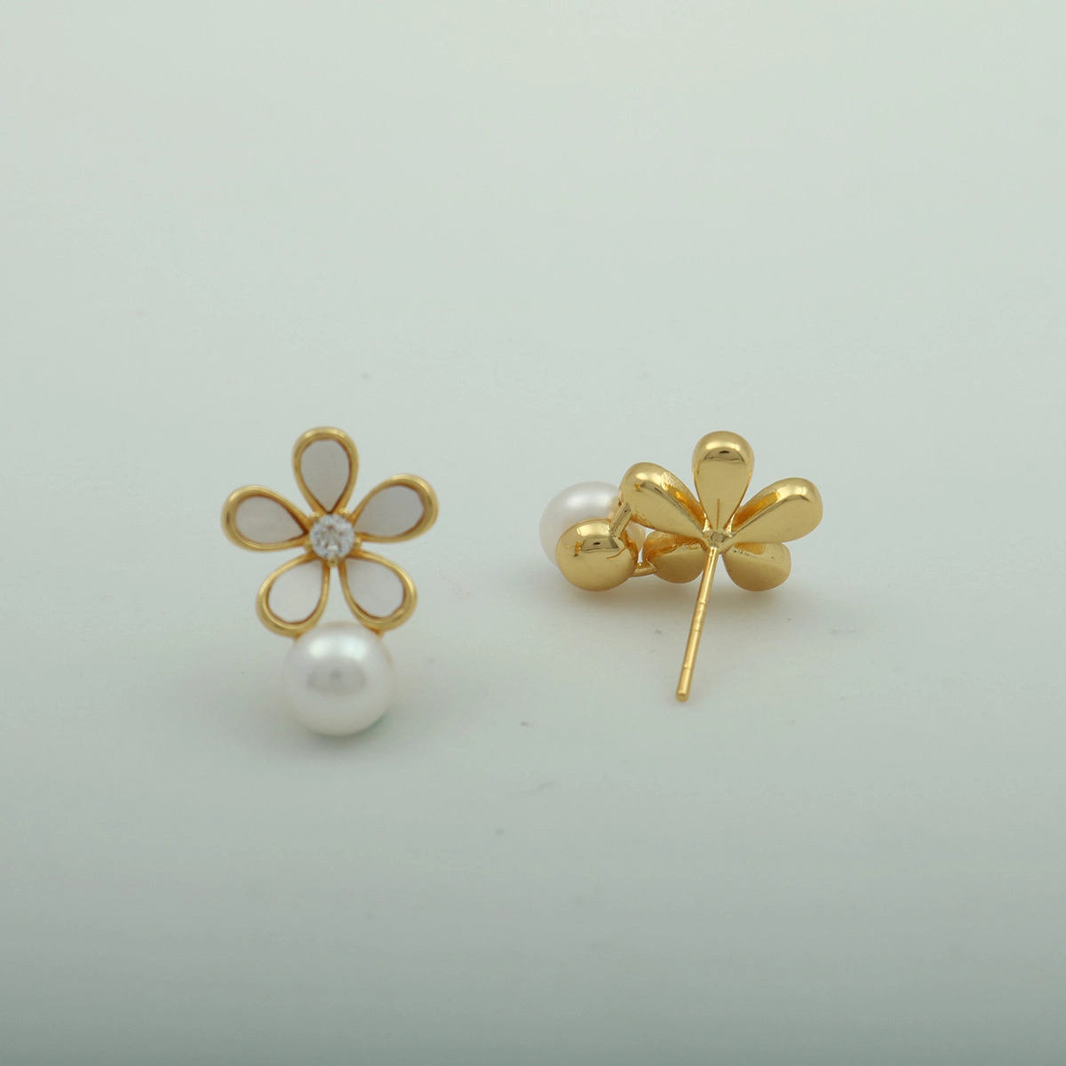 品彩 花朵耳饰 小巧高级感 年轻轻奢时尚 淡水珍珠 耳环 女款