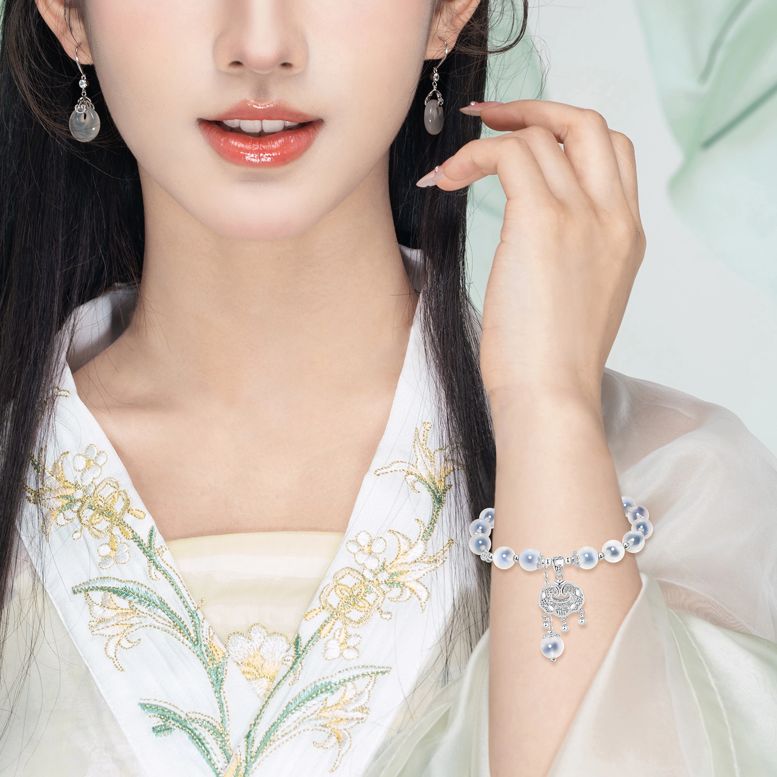 老银坊 溏心铃花平安锁 新中式招桃花如意锁吊坠转运珠 森系甜美小众 玛瑙 玉石手串 女款