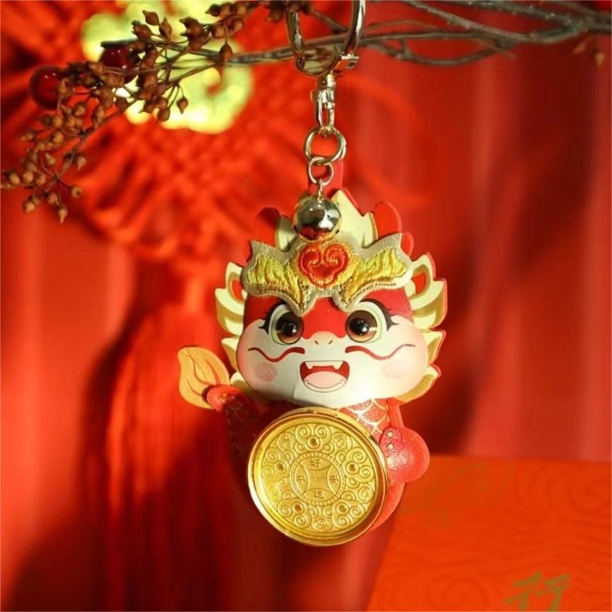 周大福 龙年生肖系列平安好运行运一条龙金币钥匙扣挂件 足金 一口价 黄金金章 男女同款情侣款