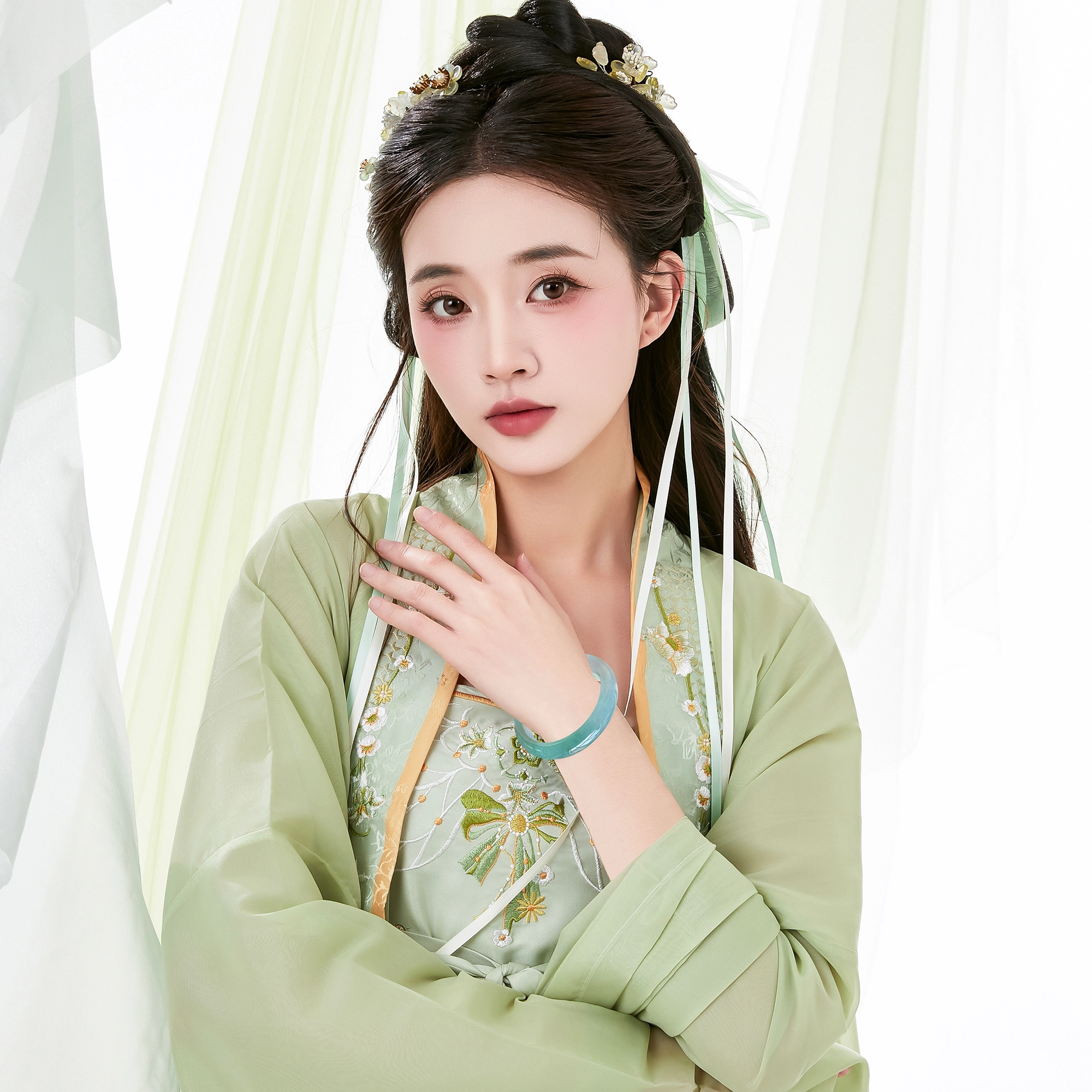 【精品翡翠】 唐之饰 新中式半山半水青山黛冰种浅绿油青冰种美人玉镯 国潮高雅 正圈 薄荷曼波 糯种 手镯 女款