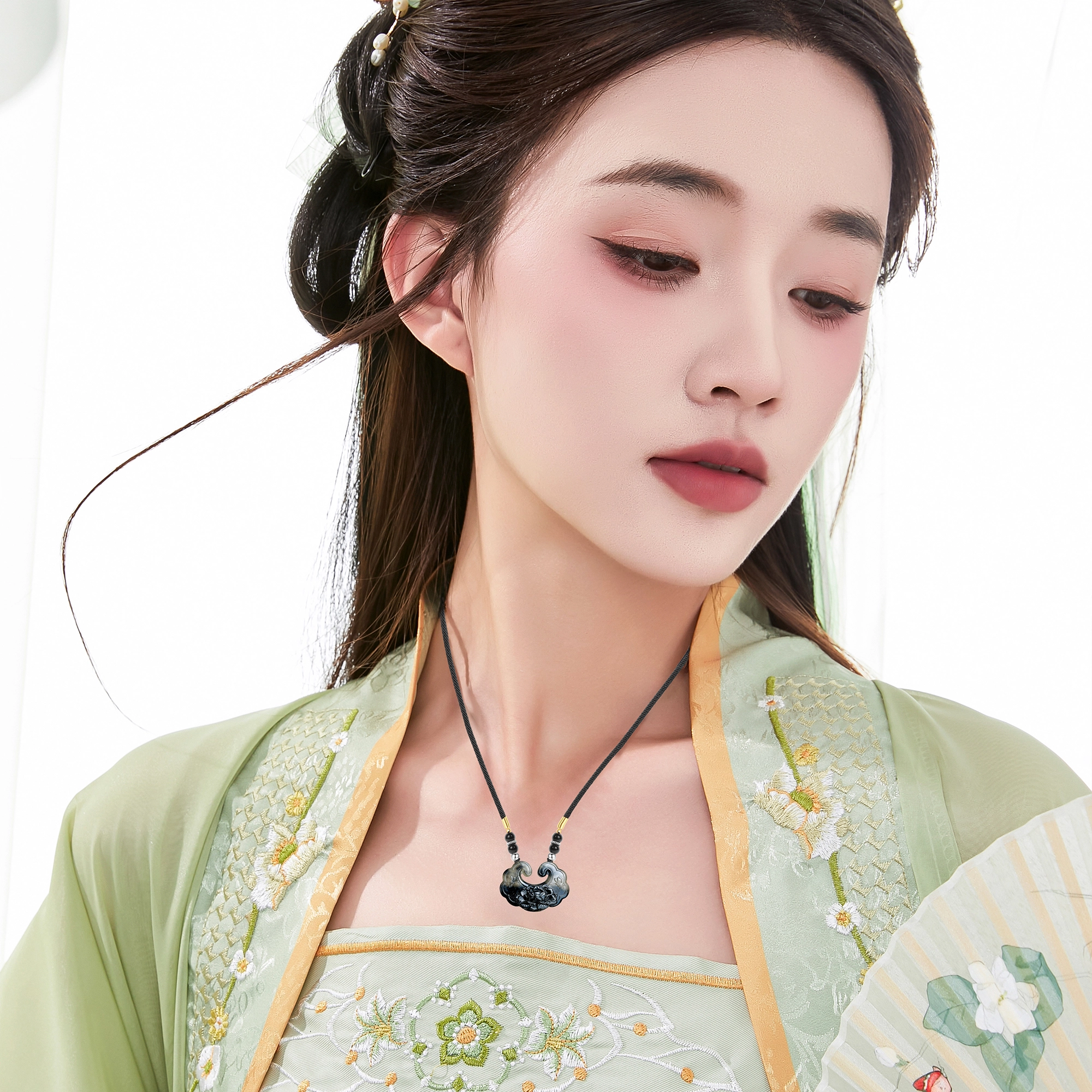 唐之饰 祥云如意牡丹花平安锁 新中式国风招财转运复古国潮 正品保真高品质 岫玉（蛇纹石玉） 玉石项链 男女同款情侣款