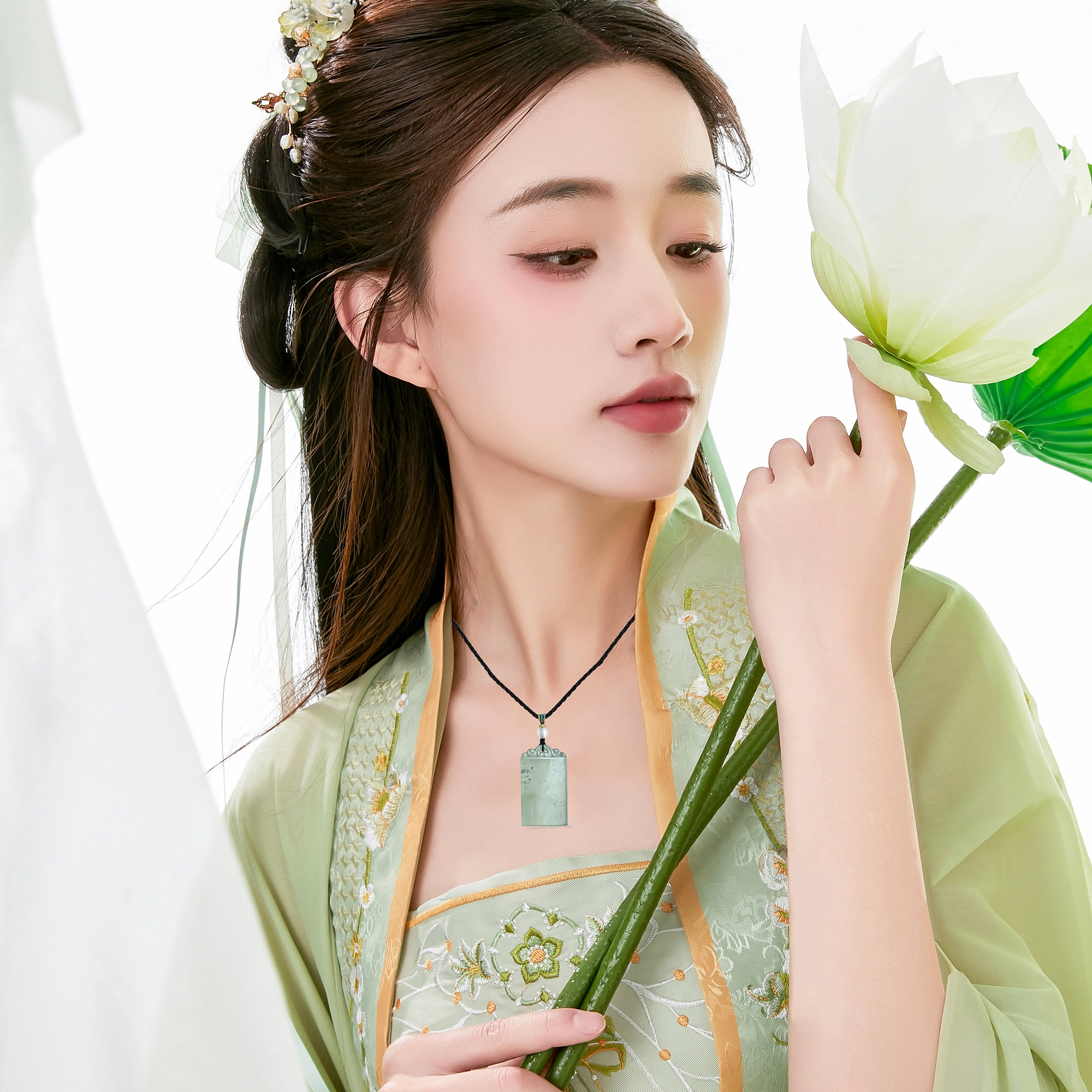 唐之饰 冰透飘花无事牌吊坠 新中式国风复古国潮玉佩编绳转运珠#好运 岫玉（蛇纹石玉） 项链 男女同款情侣款