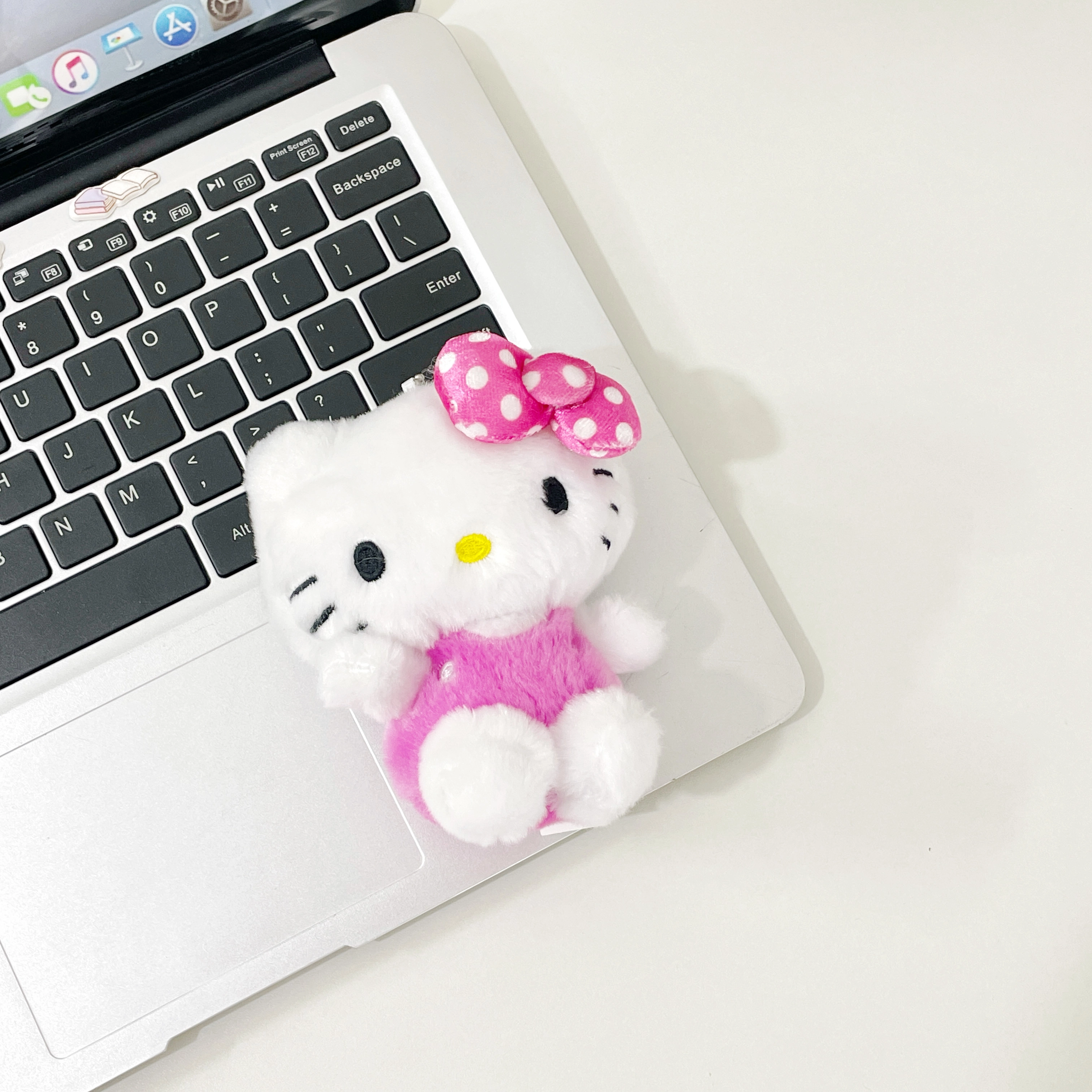 E-STRONG x Sanrio Hello Kitty