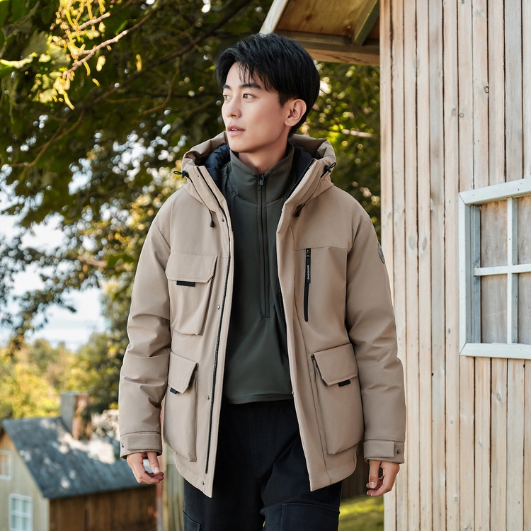 波司登 时尚休闲连帽工装风羽绒服 男款