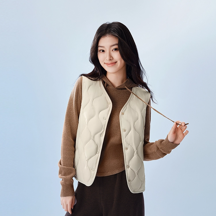 波司登 轻暖系列 纯色叠穿内胆短款保暖羽绒服 女款