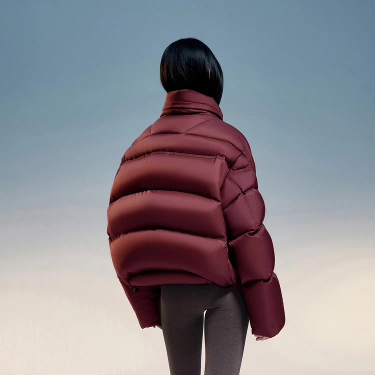 波司登 连帽纯色短款简约时尚羽绒服 女款