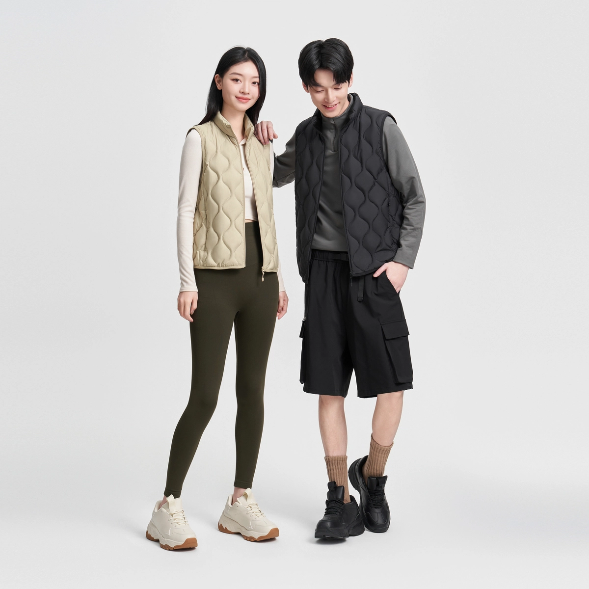 波司登 轻暖系列纯色立领拉链山系户外露营葫芦纹羽绒马甲 女款