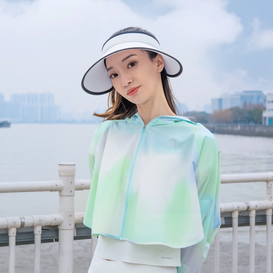 波司登 骄阳系列 薄荷曼波 冰丝凉感防紫外线纯色可爱扎染印花斗篷透气轻盈皮肤衣连帽长袖防晒服 女款