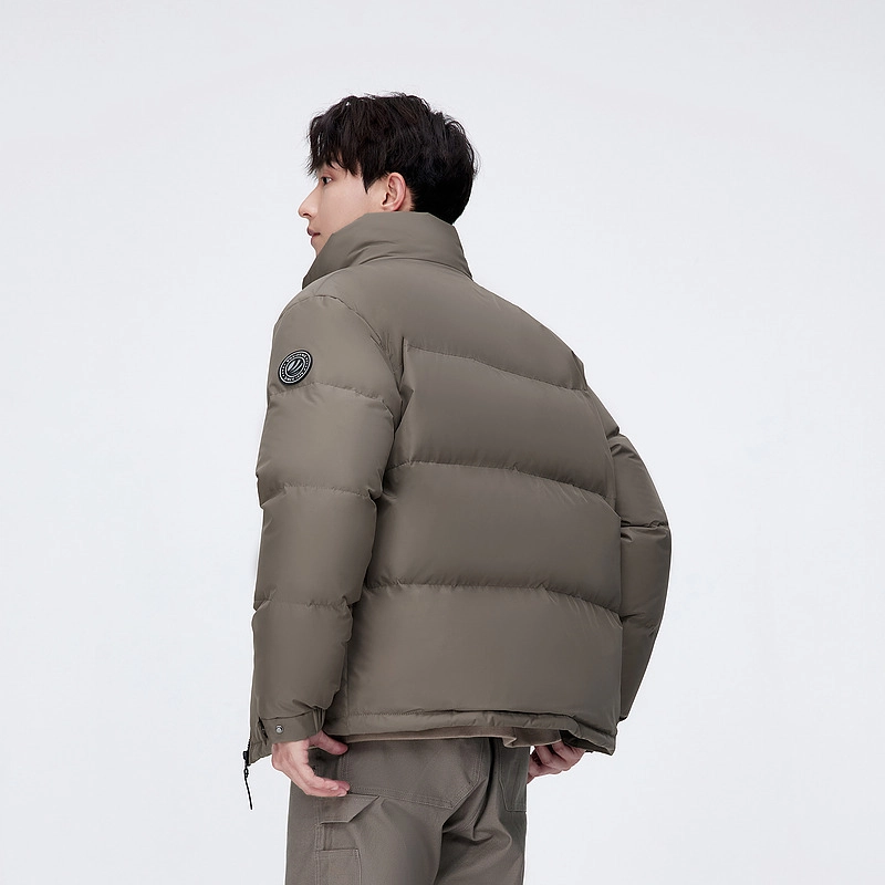 波司登 短款时尚休闲立领拼接保暖羽绒服 男款