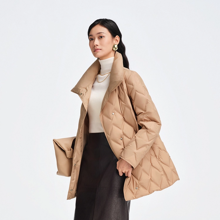 波司登 宽松翻领收腰亲肤舒适羽绒服 女款